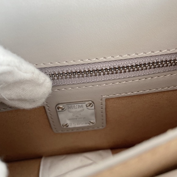 MCM Shoulder Patricia Visetos Soft Pink Coated Canvas Cross Body Bag - Picture 12 of 14